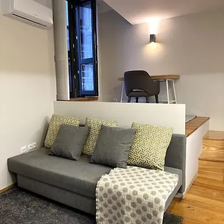 Almada One Apartman Porto